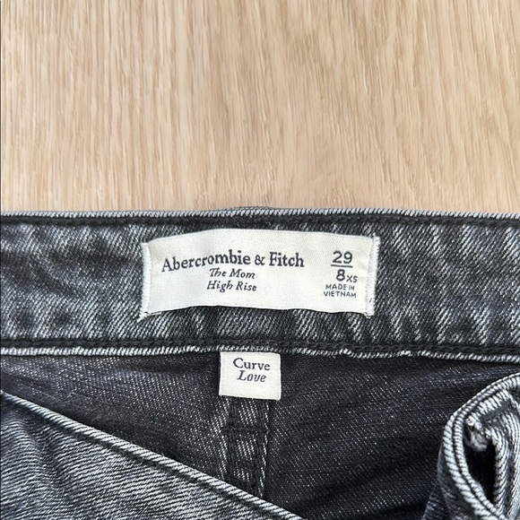 Abercrombie Curve Love High Rise Mom Jean - Picture 4 of 4